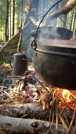 a nature therapy retreat in the forest with sleeping outdoors without a tent