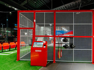 Innova Sports ofrecerá como amenidad en tiendas el simulador de béisbol Strikezon