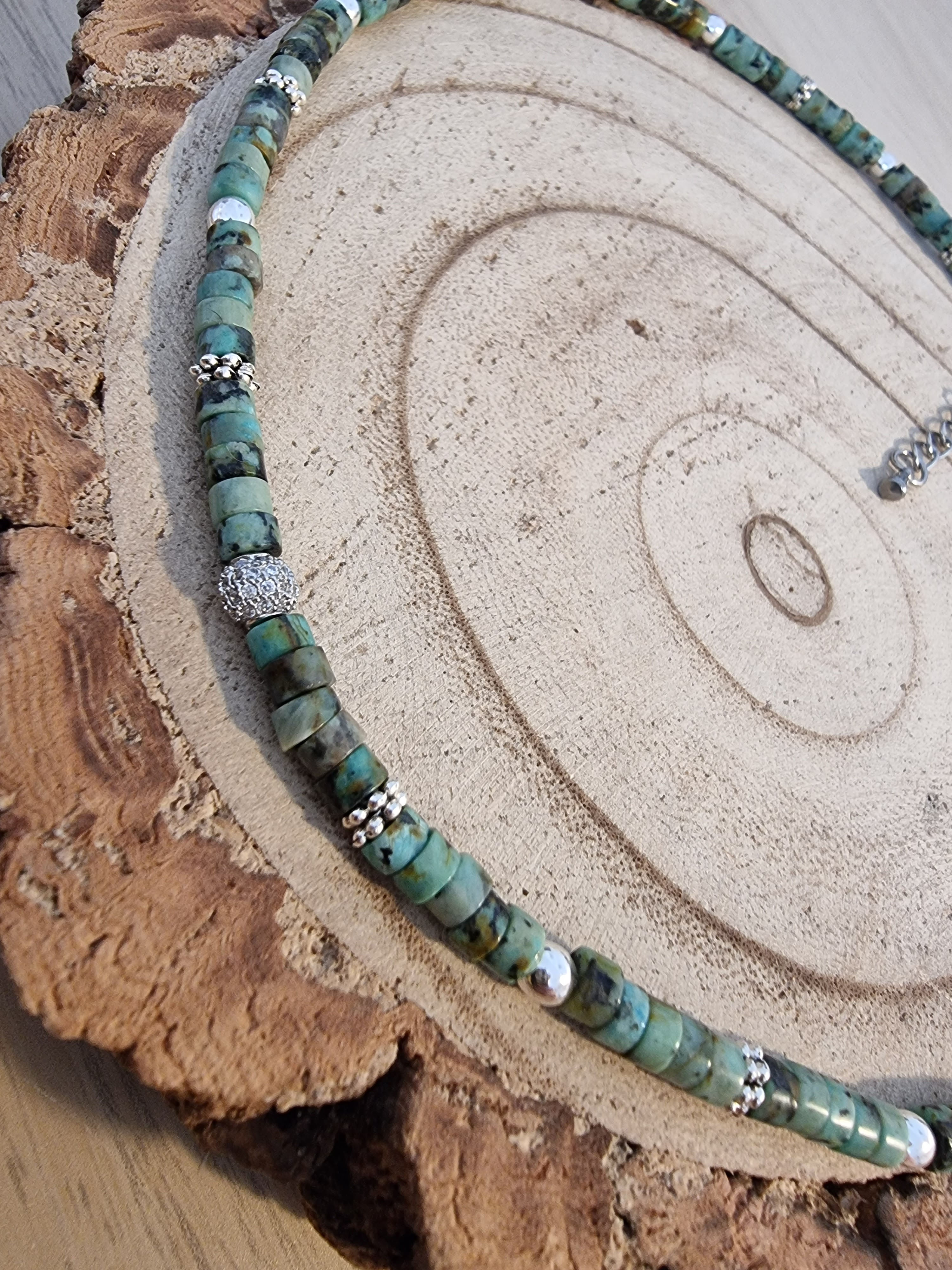 Ras du cou en Turquoise Africaine