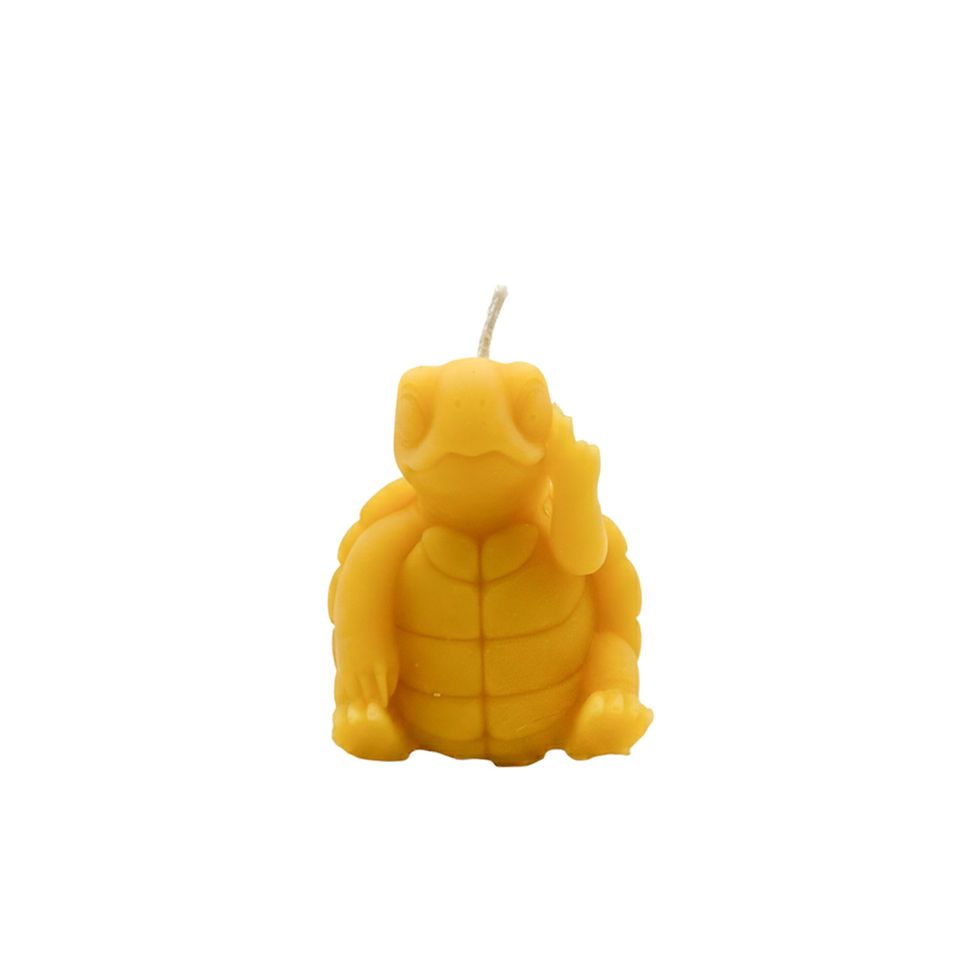 Thumbnail: Schildkröte, Bulldogge und Frosch mit Mittelfinger Bienenwachskerzen 3er