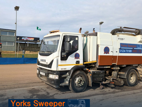 ❓ Road Sweepers in Cambridge – Your Questions Answered by Yorks Sweeper Hire Ltd 🚛✨