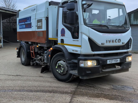 Yorks Sweeper Hire Ltd – Professional Road Sweeping, Gully Clearing & Jet Washing Across Bedfordshire & Beyond