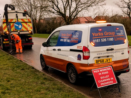 Yorks Sweeper Hire Ltd – Keeping Bedford Clean with Expert Road Sweeping! 🚛✨
