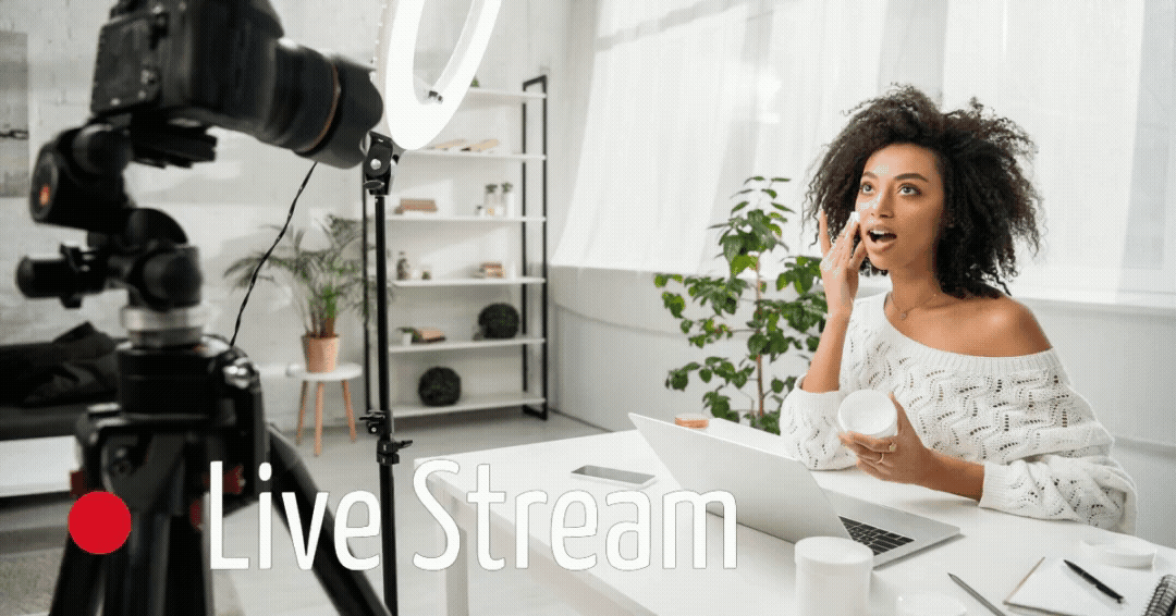 devushka-vedyot-live-veschanie-na-svoyom-videobloge