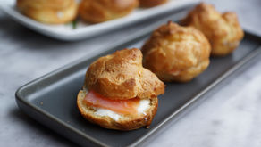 Petits choux garnis de saumon fumé et fromage frais