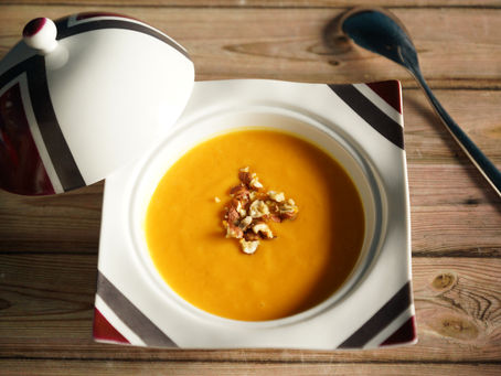 Velouté butternut/carotte aux éclats de noisette