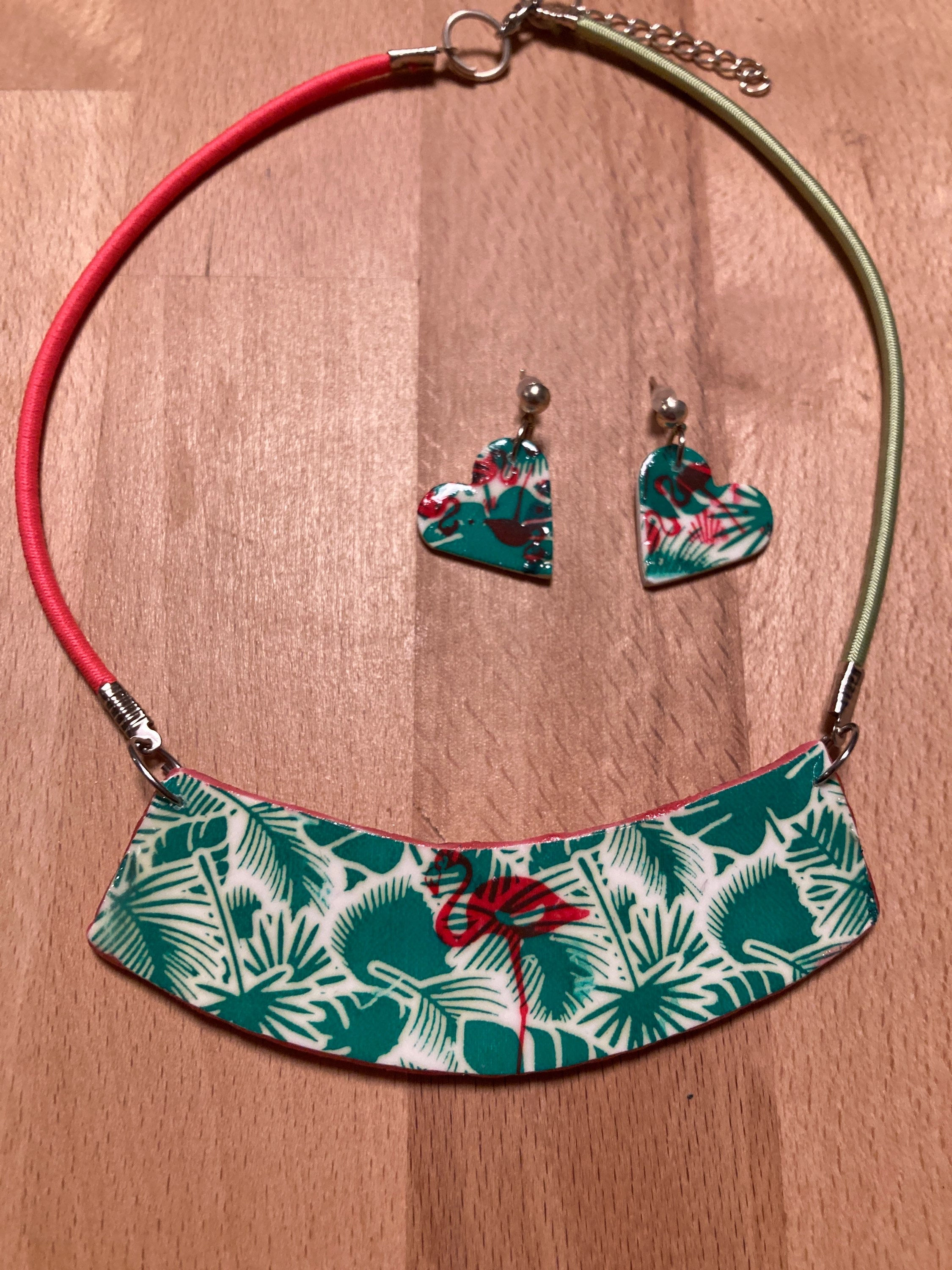 Ensemble collier boucles tropical flamant