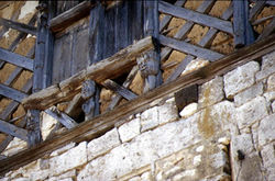 MAISONS DES TETES