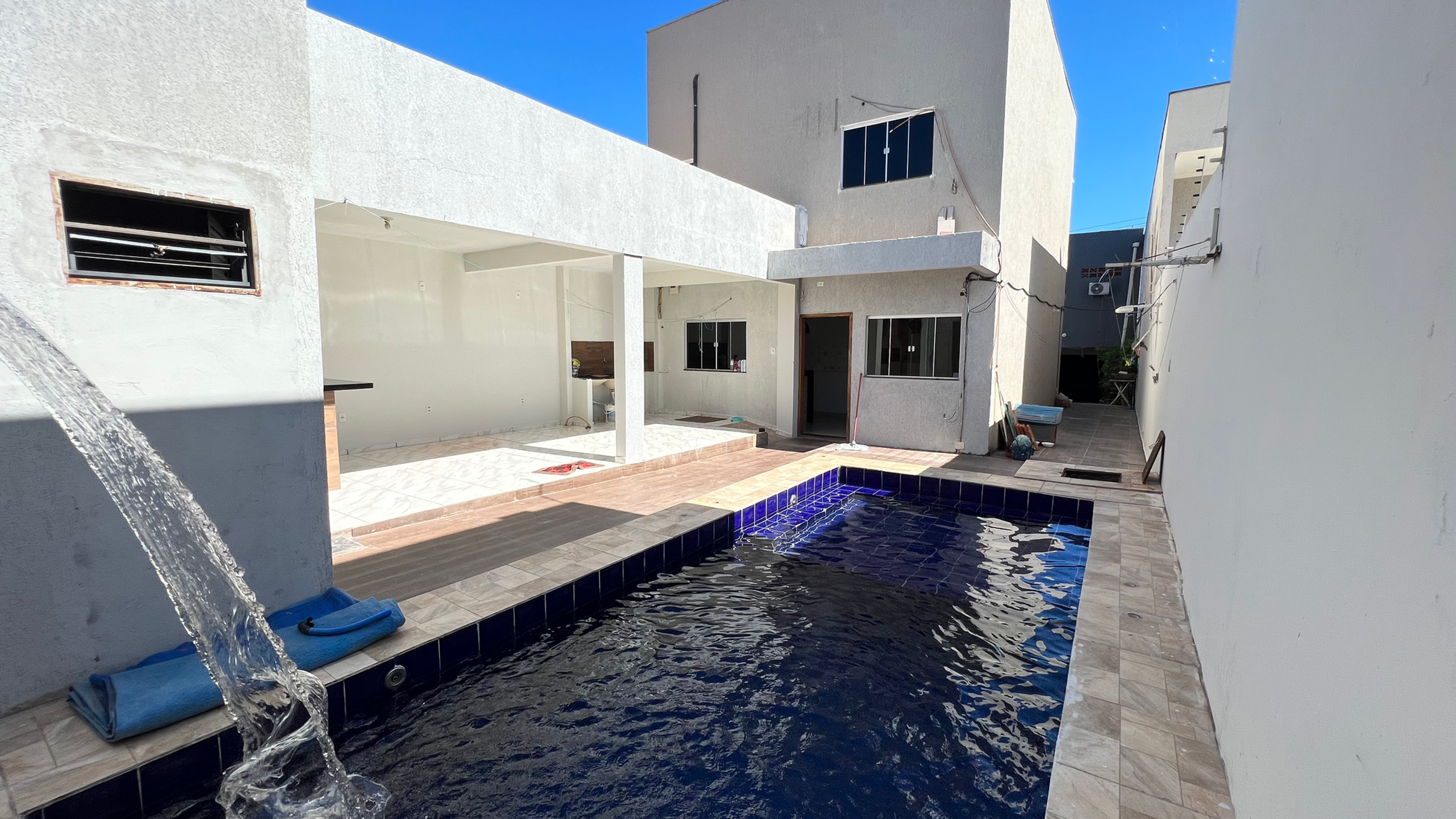 VENDA 273- UNIVERSITÁRIO, 2 SOBRADOS!