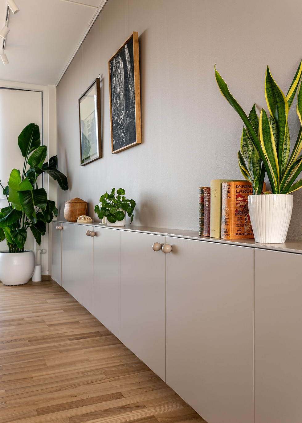 Project by CPH interior design | bringing nature indoors with potted plants, ceramics and hand-woven baskets