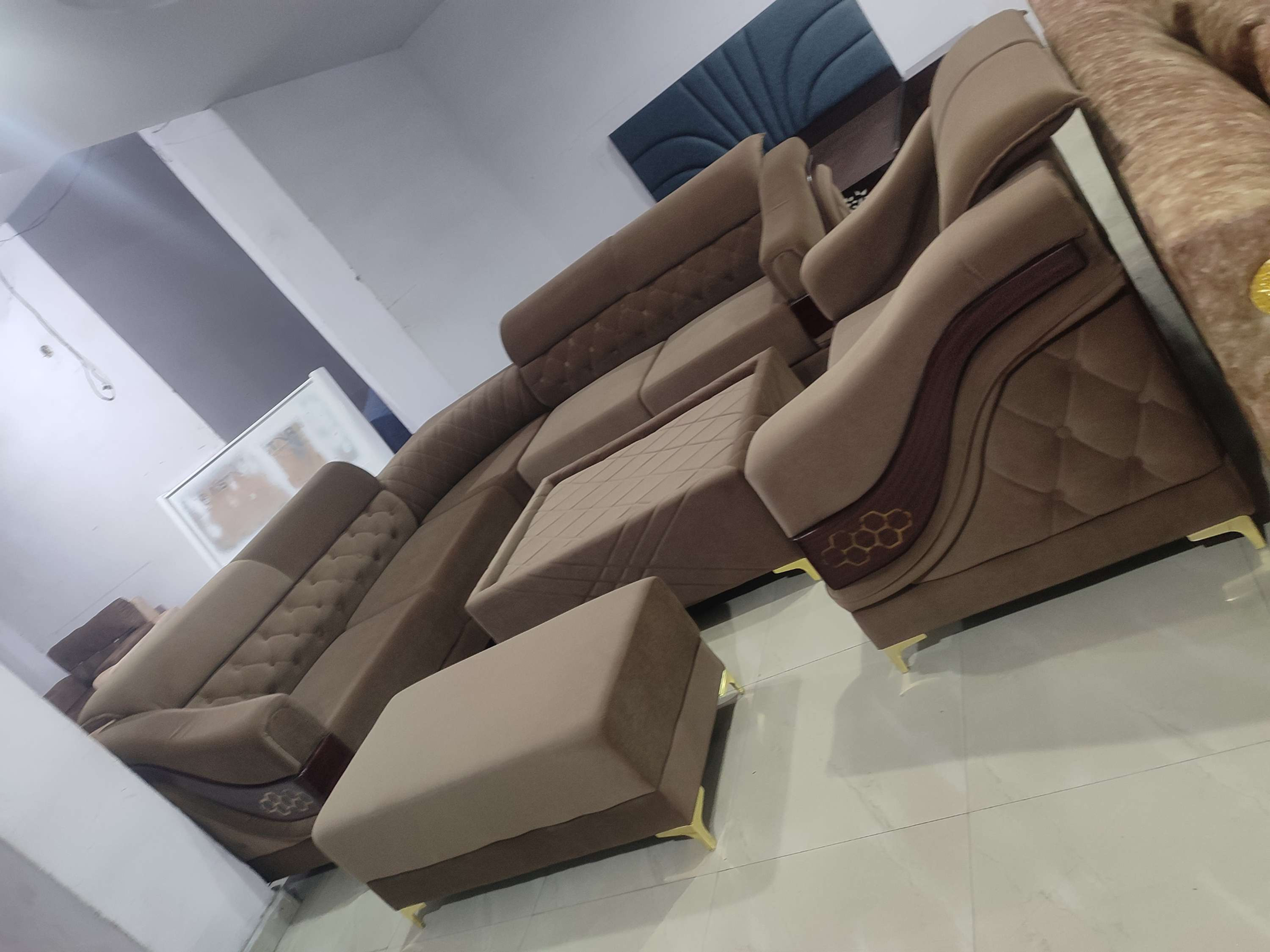 LUXURY SOFA SET 11 SEATER WITH TABLE