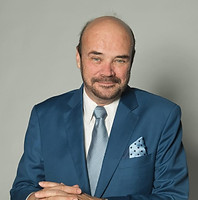 Martin Armstrong.jpg