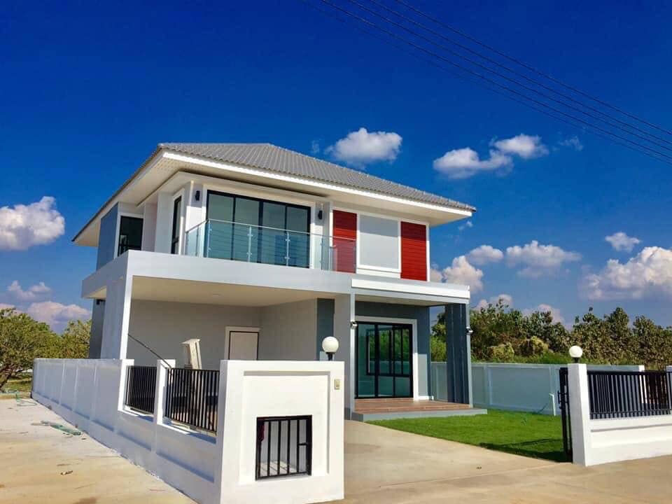 บ้านสร้างใหม่ สไตล์โมเดิร์น ใกล้หมู่บ้านคหบดี