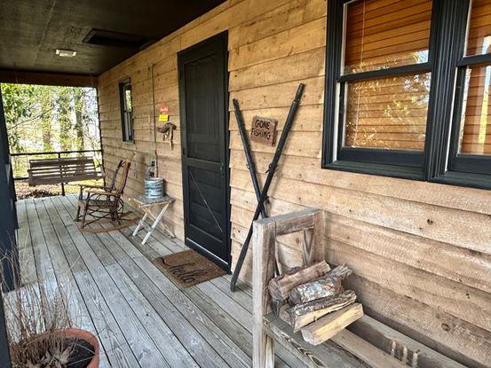 blue moss cabin, Romantic cabin getaway in the Blue Ridge Mountains