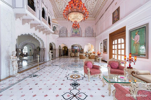 With Rajasthani heritage intact, and infused seamlessly with innovation, rooms in the resort are the epitome of beauty and coziness.