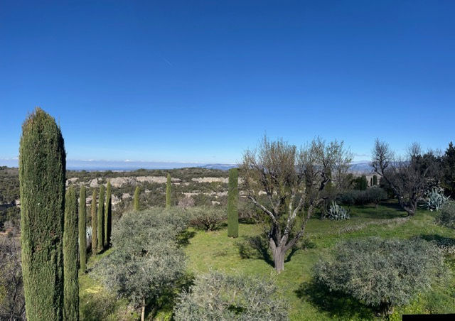 Réalisation Aubanel Paysage paysagiste à Caromb dans le Vaucluse : débroussaillage, élagage, entretien de jardin et aménagement extérieur