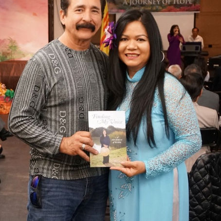 Kêu Khóc Bằng Tiếng Việt