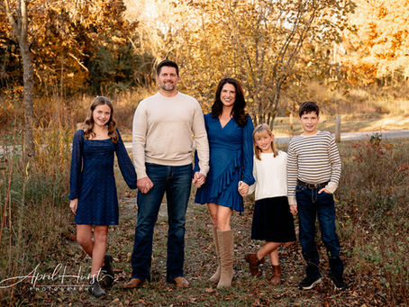 A Fall Family Session in Joplin, MO with Peak Fall Foliage for 2025