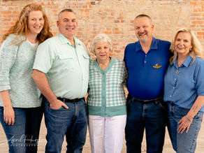 Family Photo Session at The Little Venue of Carthage