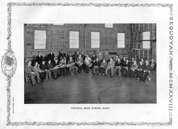 004 1928 band from annual.jpg