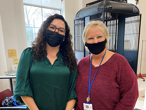 A case manager meeting with a survivor of brain injury
