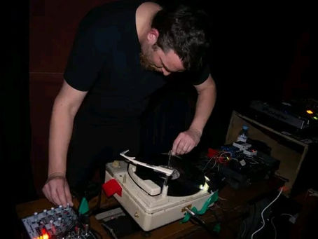 Un DJ Concreto para un Memento Mori
