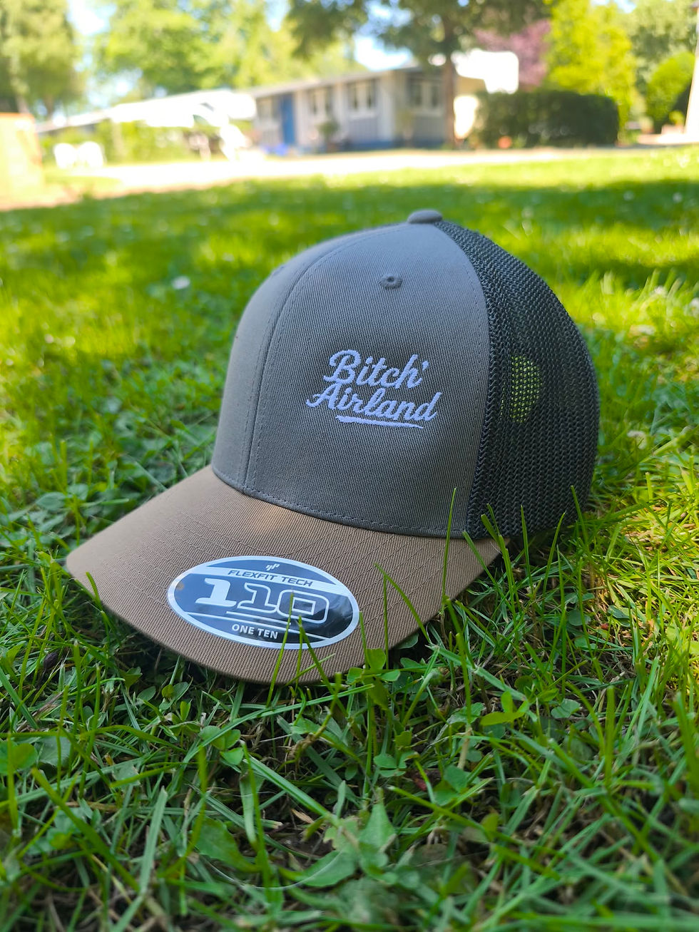 Miniature : Casquette Trucker Bitch'airland