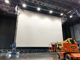 Installation of a motorised roll-up screen by nolimit at the Hem Cultural Centre