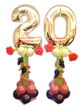 סטנד בלונים עם מספר 20 ואשכולות ענבים מבלונים ליום הולדת