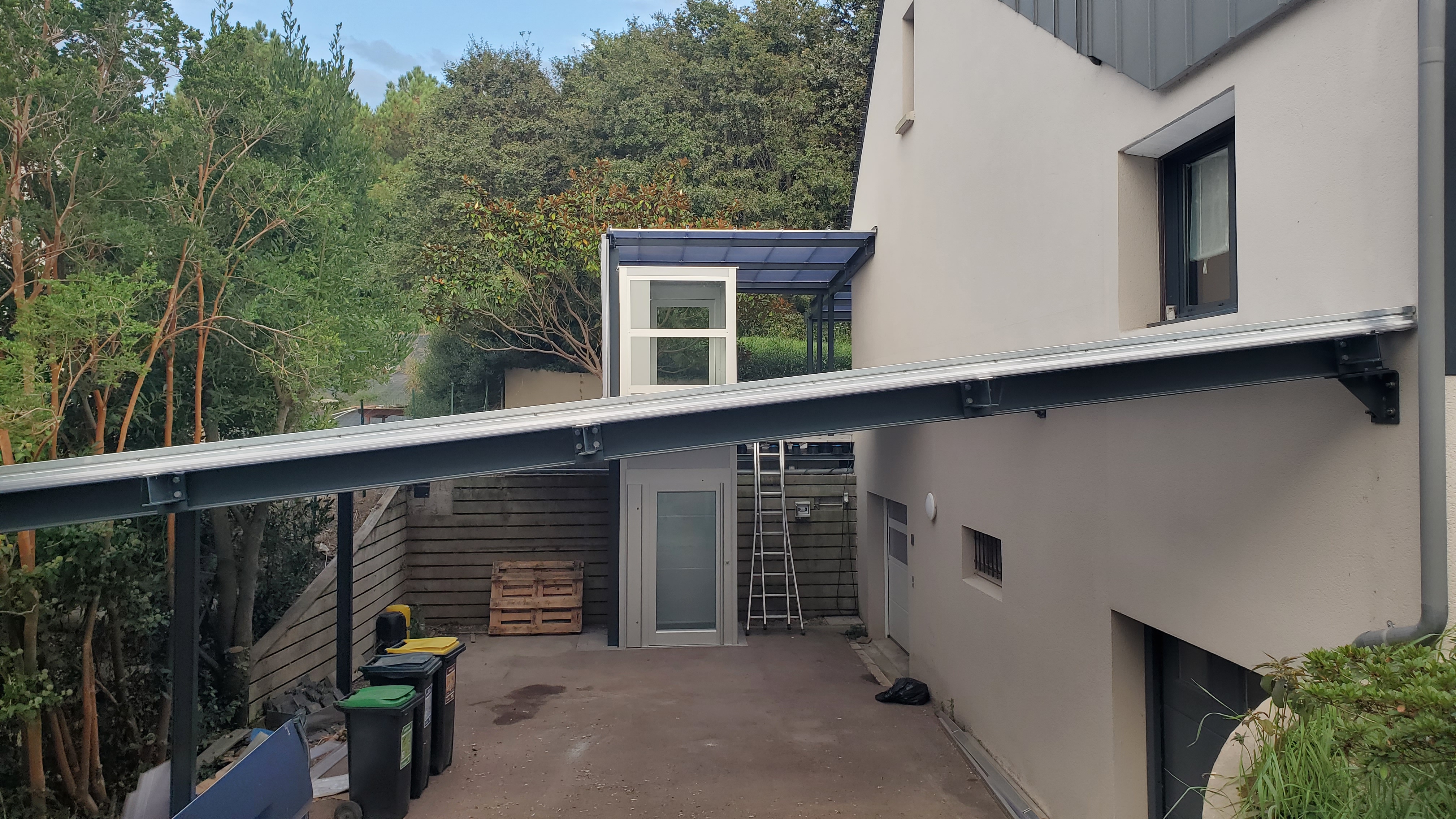 Modernisation d'un ascenseur en copropriété : étapes, normes et confort à Saint-Nazaire