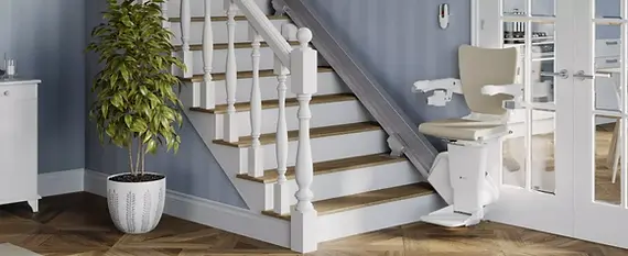 Comment installer un monte escalier dans sa maison à Campbon ?