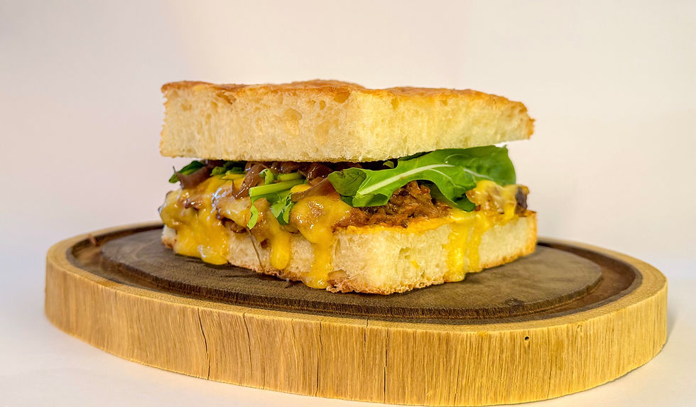 O que é uma schiacciata? O pão italiano que veio com crocância e caos pro seu iFood.