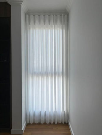 Sheer curtain in WIR