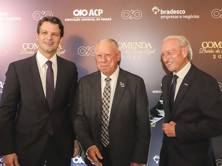 Prefeito prestigia homenagem da ACP em Curitiba a fundador de gigante varejista paranaense