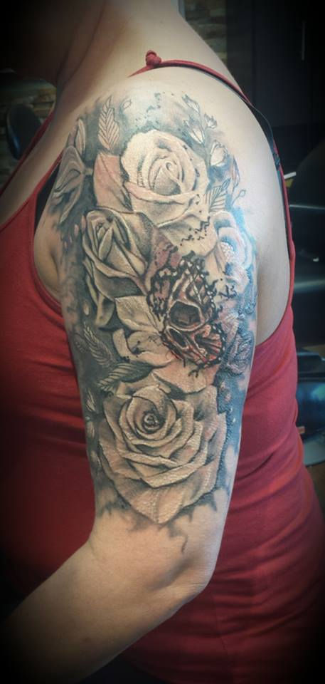 BnG Roses ans skull butterfly