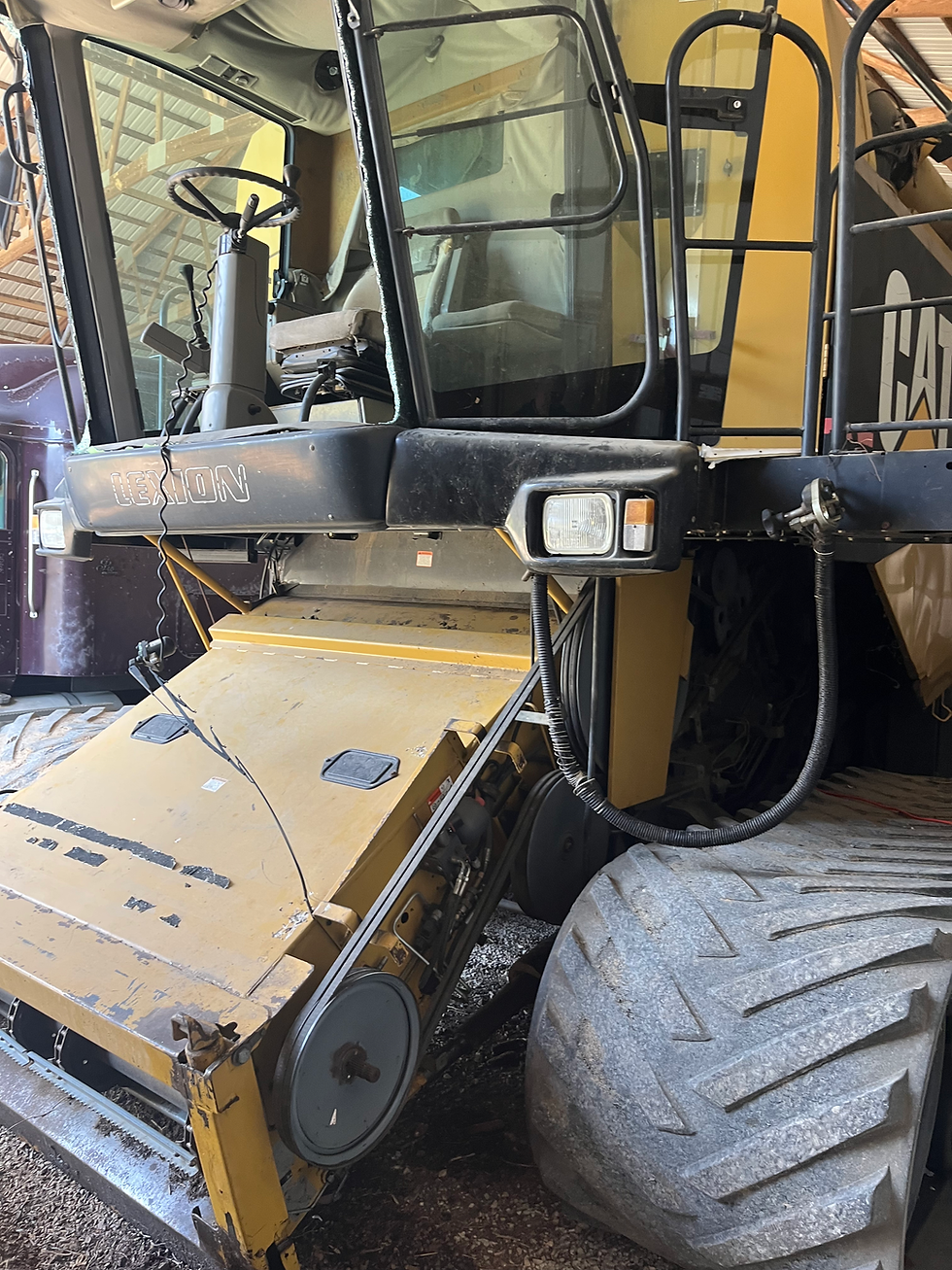 Thumbnail: CAT LEXION 585 COMBINE