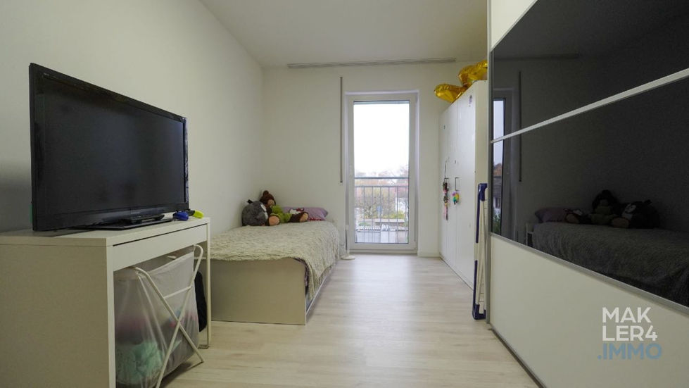 Helles Kinderzimmer 1 mit viel Platz und angenehmem Wohnklima