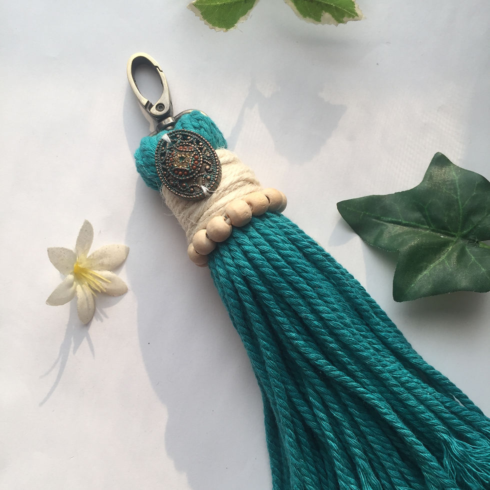 Miniature : Sac à franges en macramé avec (1 porte-clés pompons )