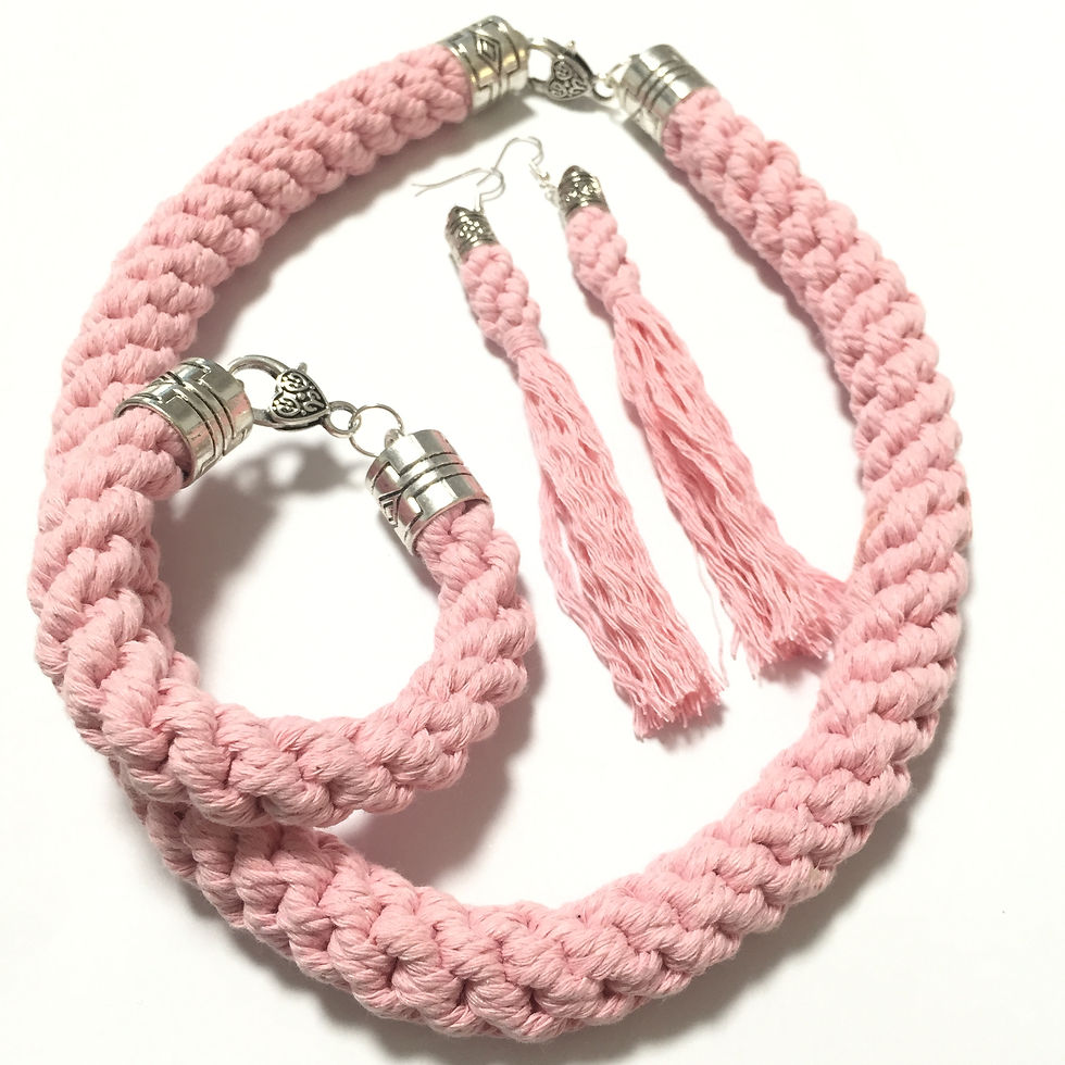 Miniature : Collier en macramé rose 