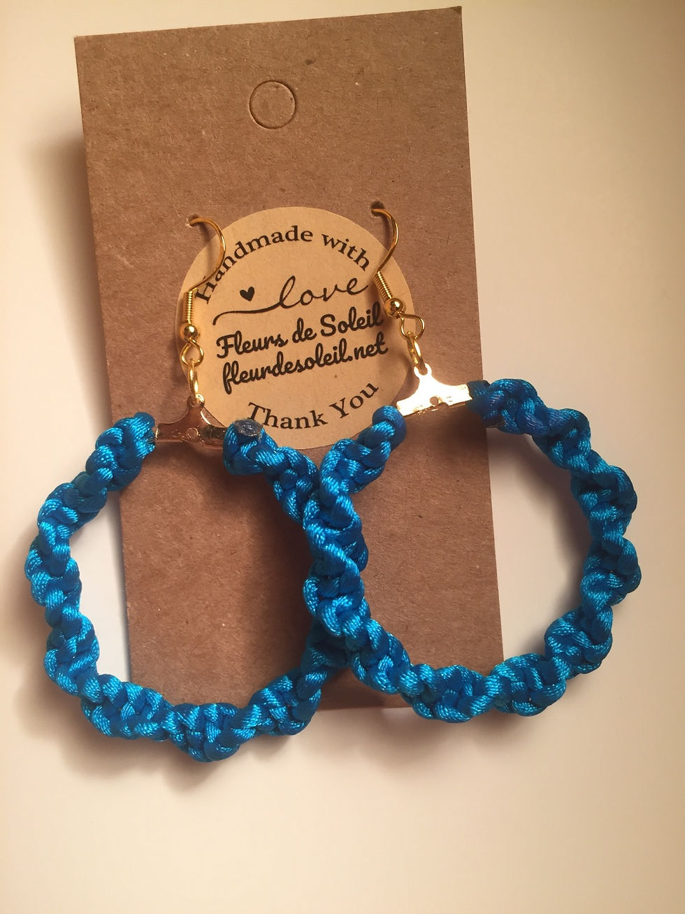 Thumbnail: Boucle d’oreilles rondes torsadées macramé 
