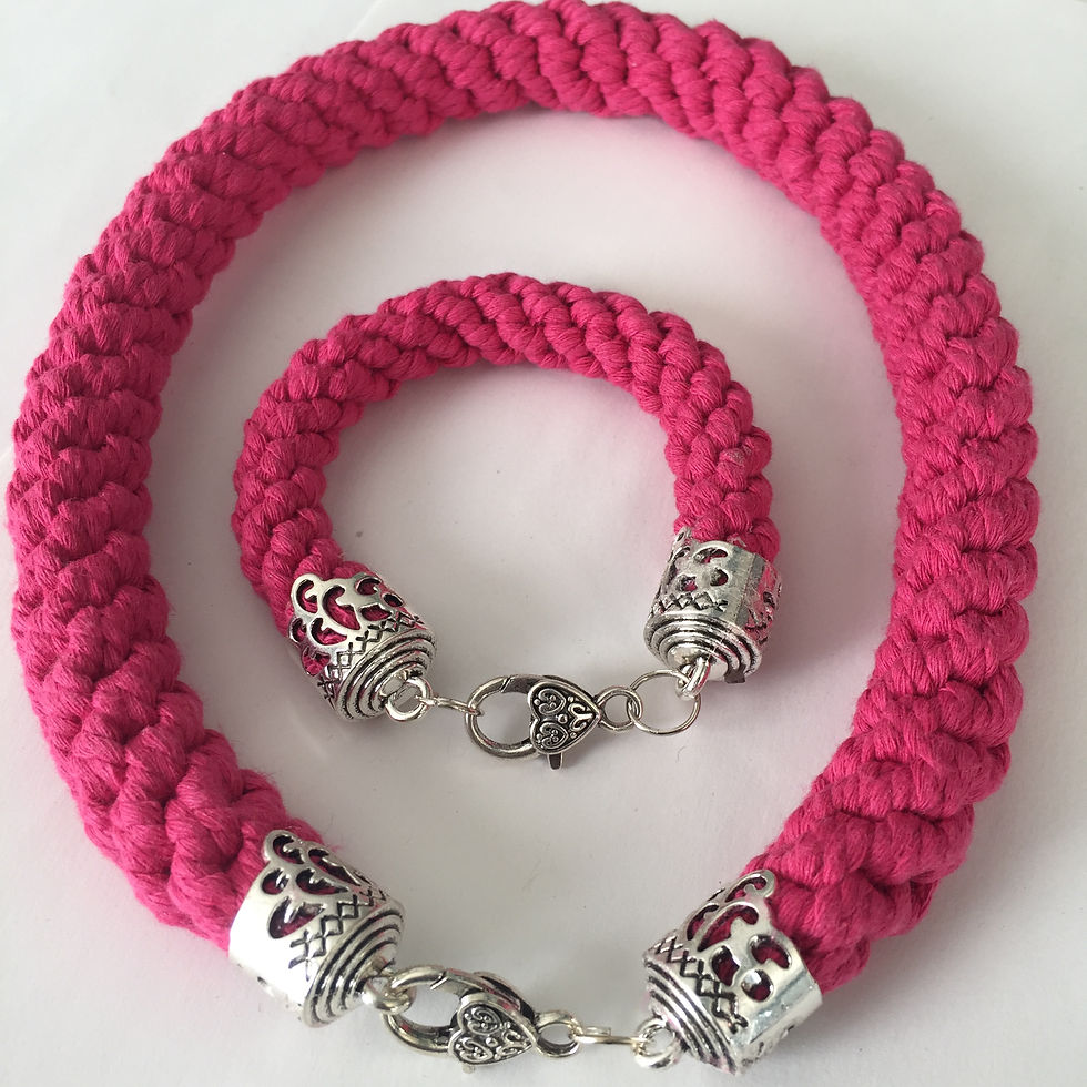 Miniature : Collier en macramé 