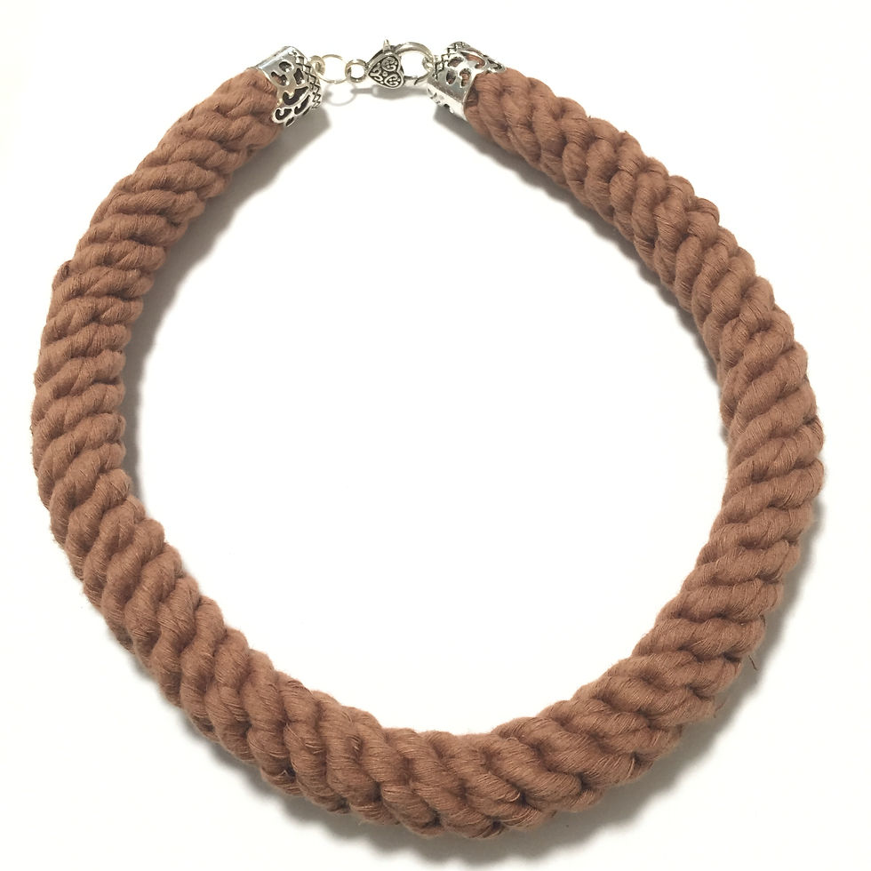 Miniature : Collier en macramé marron 