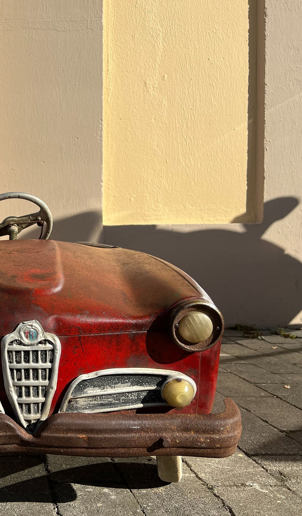 voiture à pédale Alfa roméo par PIERRE GUY