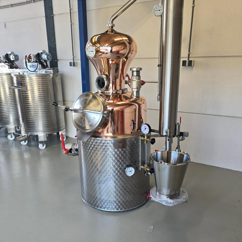 Koperen destilleerketel van Wilwa Distillers