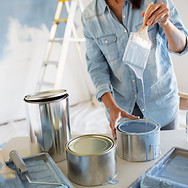 Scène de peinture à domicile