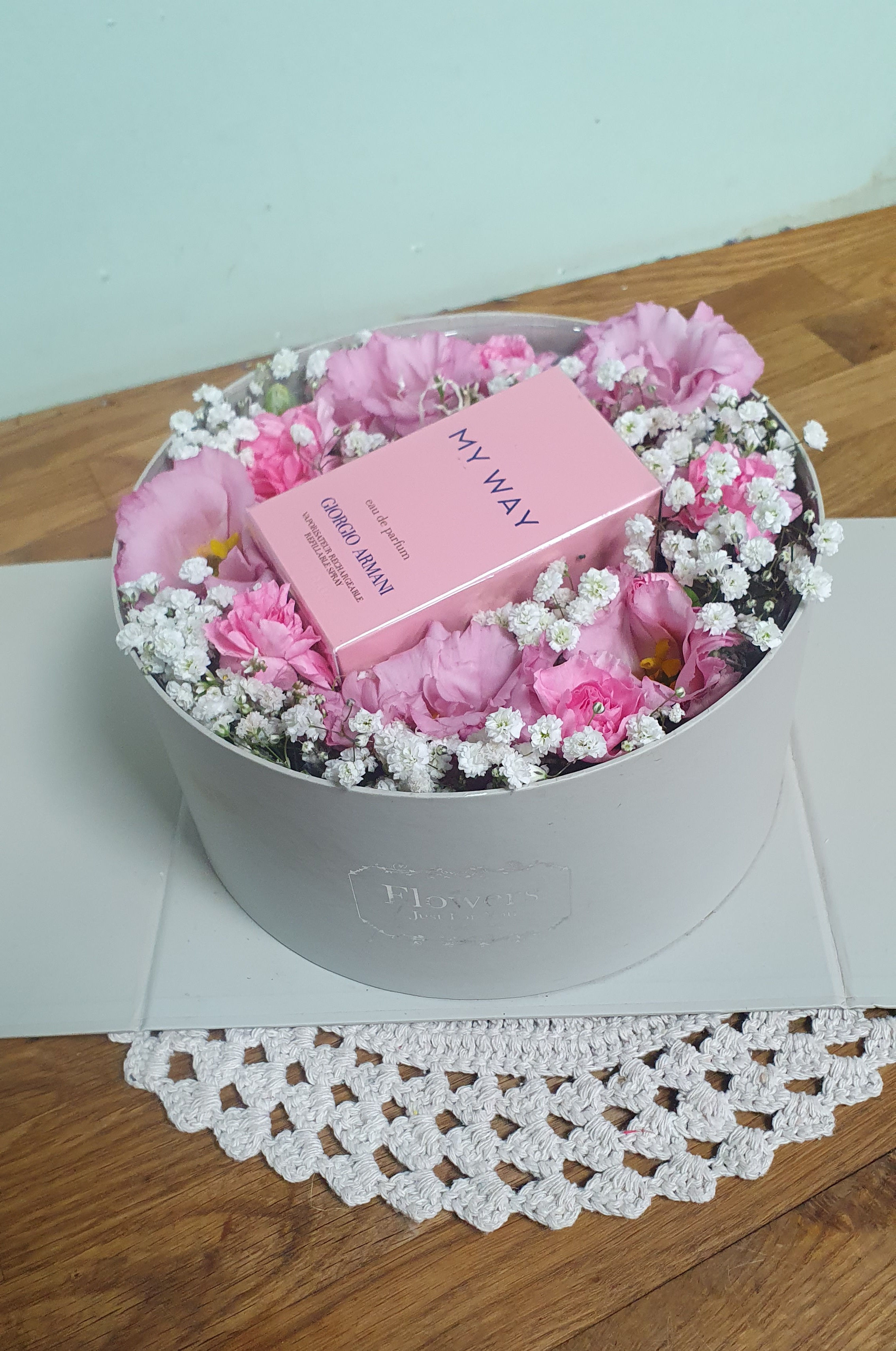 Flower box with Giorgio Armani "My Way"