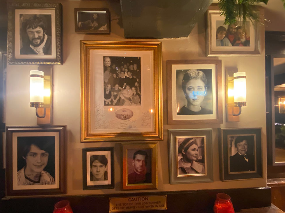 Neredeyse Pub'a uğramayan ünlü yok