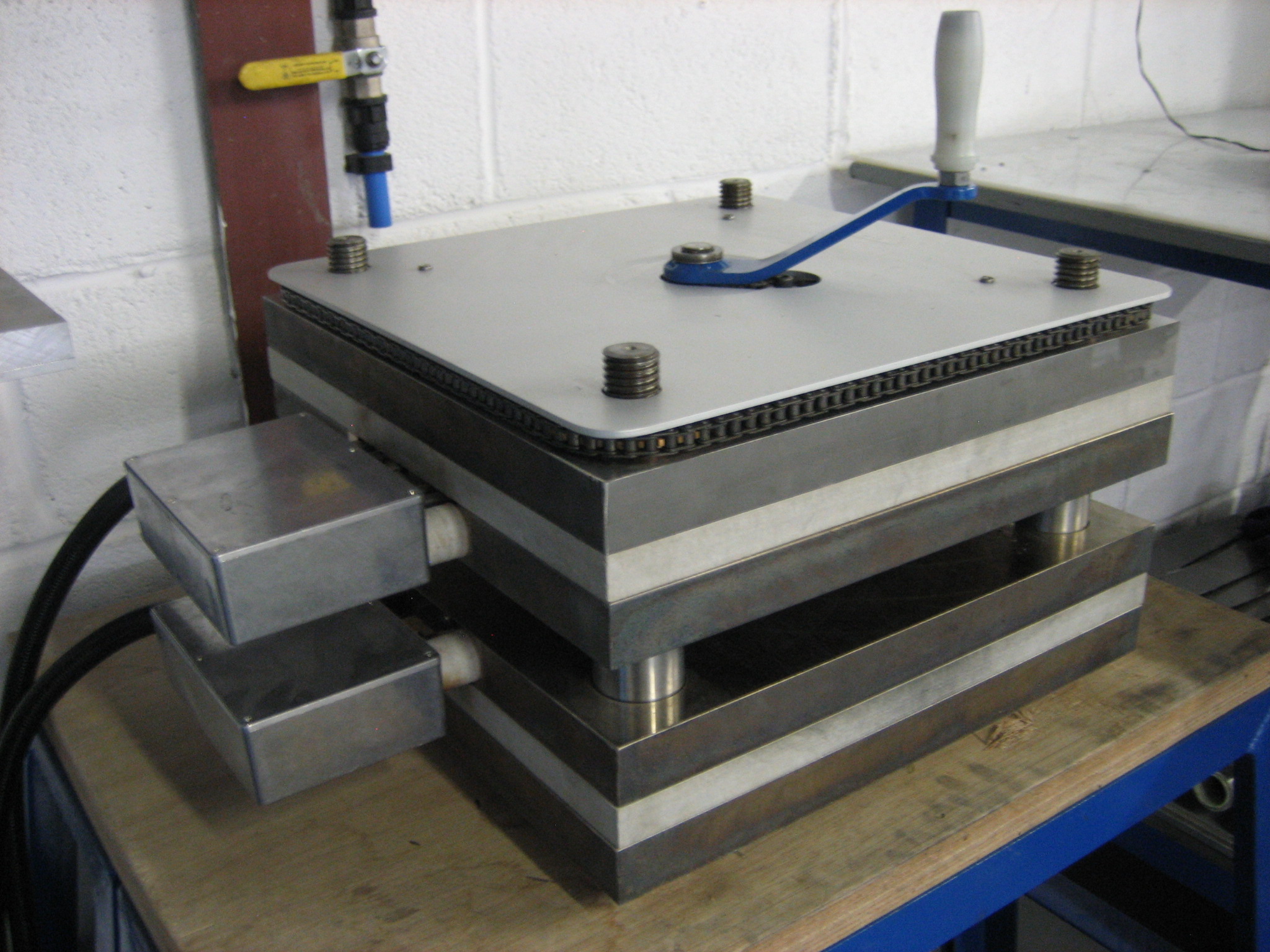 Mobile press