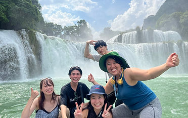 happy time with friend in ban gioc waterfall.jpg