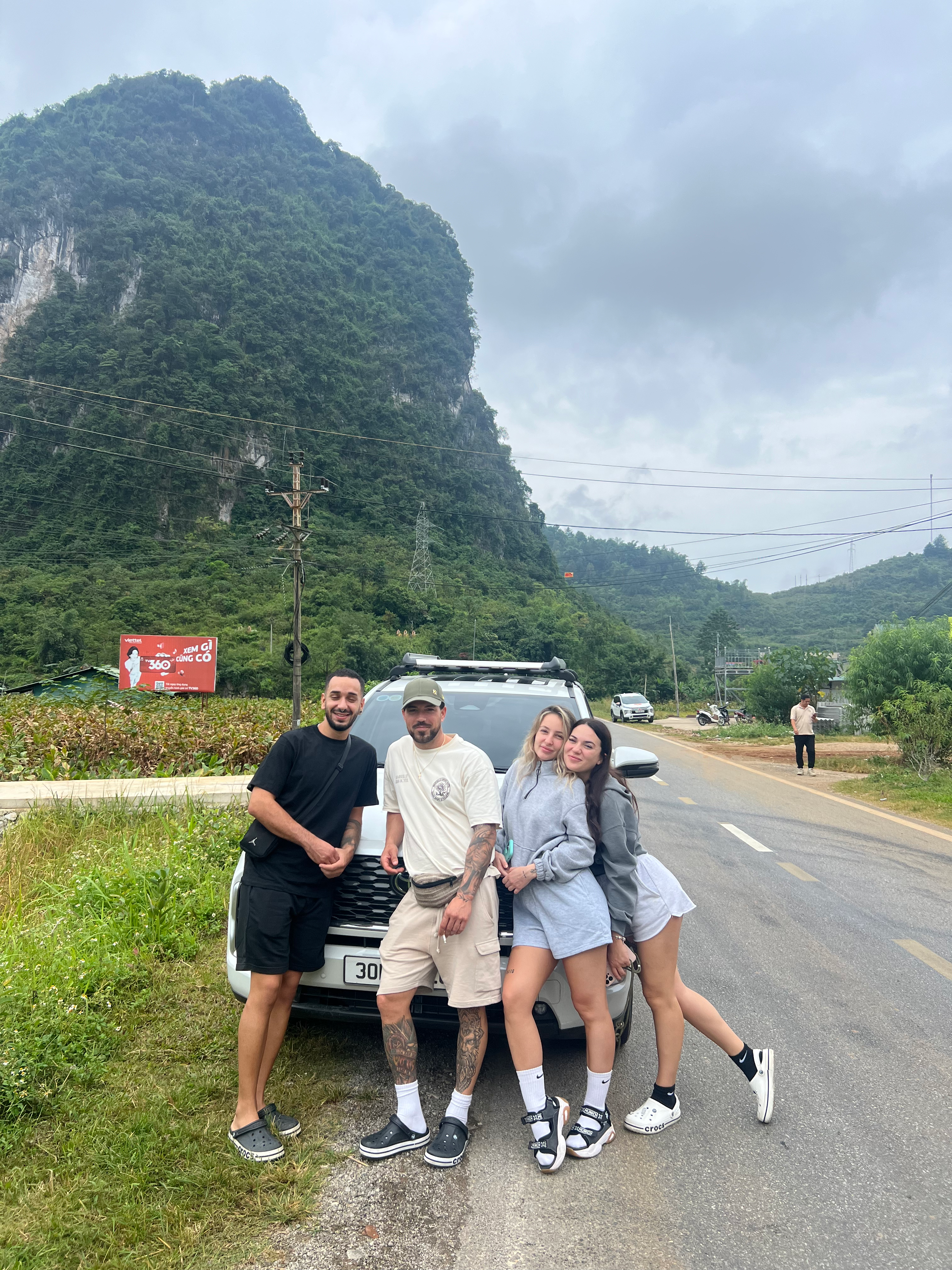 From Hanoi to Ban Gioc Waterfall Private Car